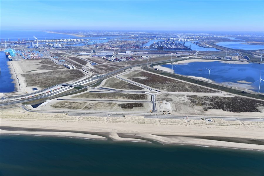 Bericht Nieuwe terminal voor groene waterstof op de Maasvlakte bekijken